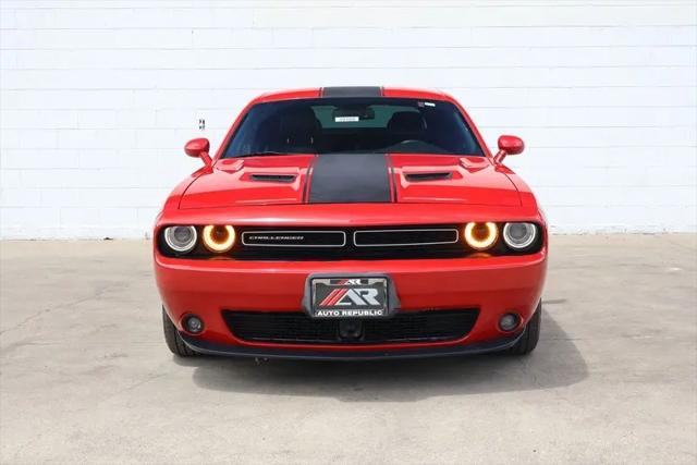 2017 Dodge Challenger SXT Plus
