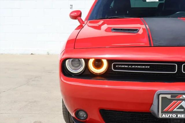 2017 Dodge Challenger SXT Plus