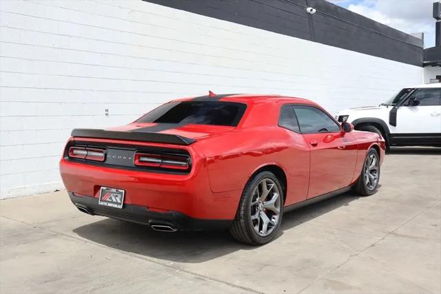 2017 Dodge Challenger SXT Plus