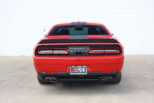 2017 Dodge Challenger SXT Plus