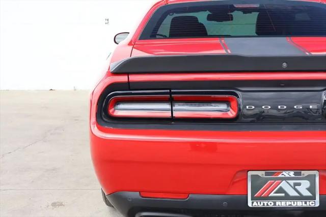 2017 Dodge Challenger SXT Plus