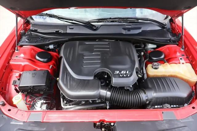 2017 Dodge Challenger SXT Plus