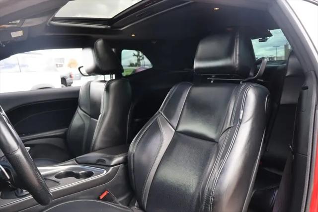 2017 Dodge Challenger SXT Plus