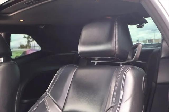 2017 Dodge Challenger SXT Plus