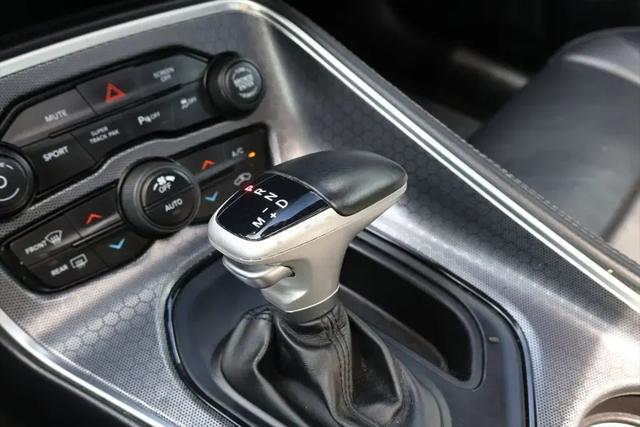 2017 Dodge Challenger SXT Plus
