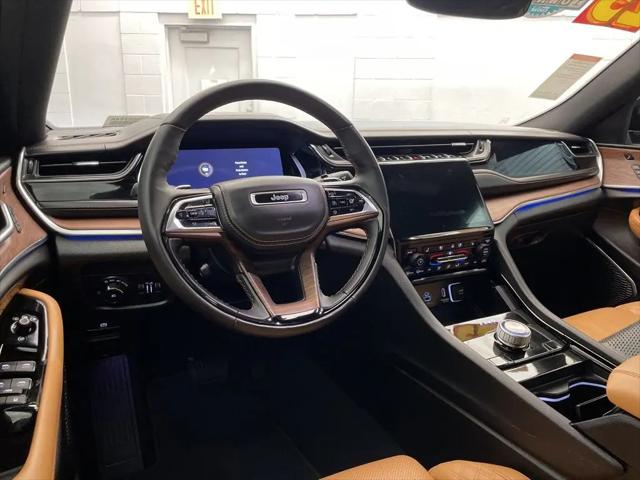 2023 Jeep Grand Cherokee L Summit 4x2