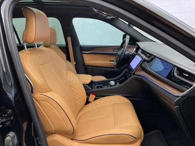 2023 Jeep Grand Cherokee L Summit 4x2