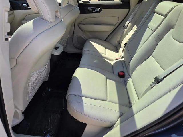 2021 Volvo XC60 T5 Momentum