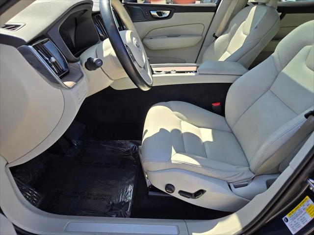 2021 Volvo XC60 T5 Momentum