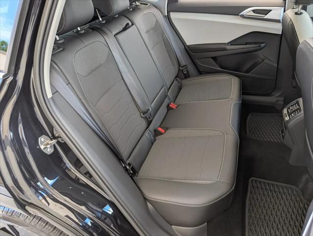 2025 Volkswagen Taos 1.5T SE