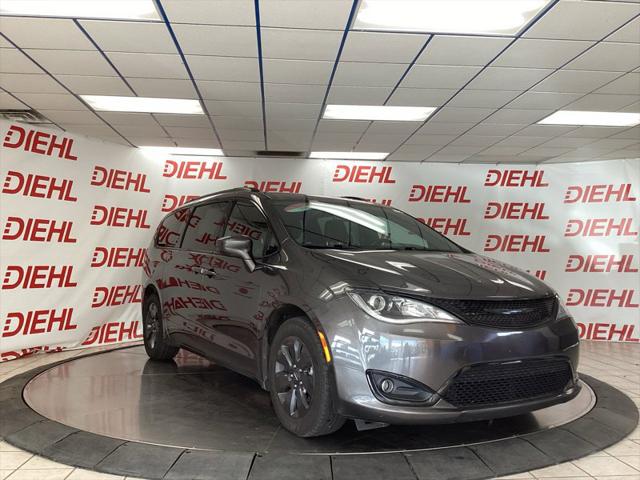 2020 Chrysler Pacifica Hybrid Touring L