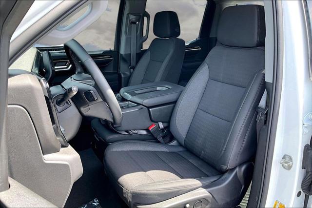 2024 GMC Sierra 1500 4WD Crew Cab Short Box Elevation with 3VL