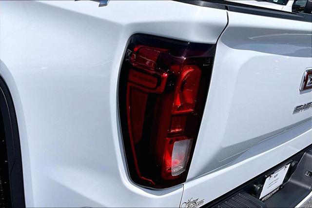 2024 GMC Sierra 1500 4WD Crew Cab Short Box Elevation with 3VL