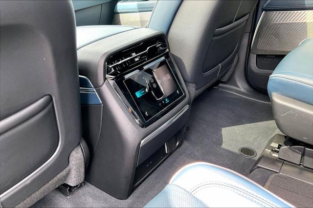 2025 Cadillac Escalade Luxury 2 AWD