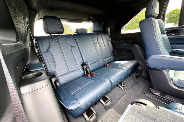 2025 Cadillac Escalade Luxury 2 AWD