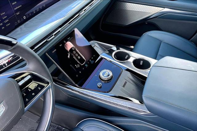2025 Cadillac Escalade Luxury 2 AWD