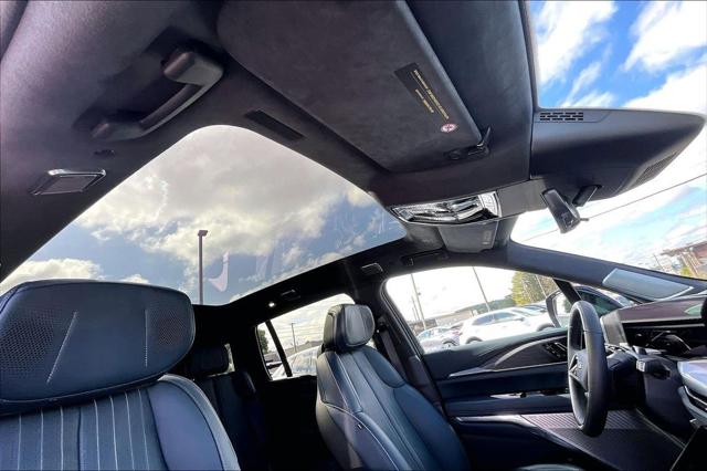 2025 Cadillac Escalade Luxury 2 AWD