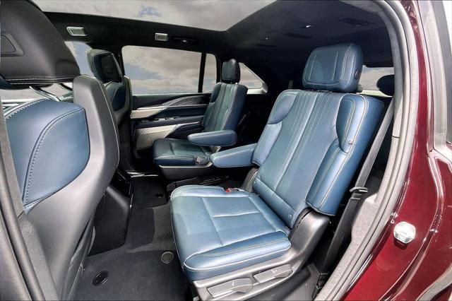 2025 Cadillac Escalade Luxury 2 AWD