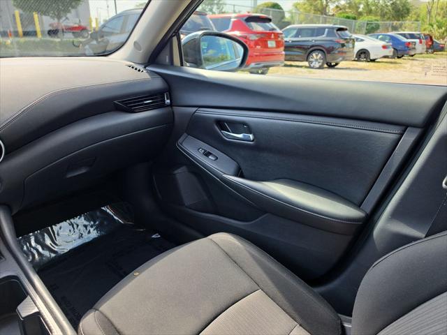 2024 Nissan Sentra SV Xtronic CVT