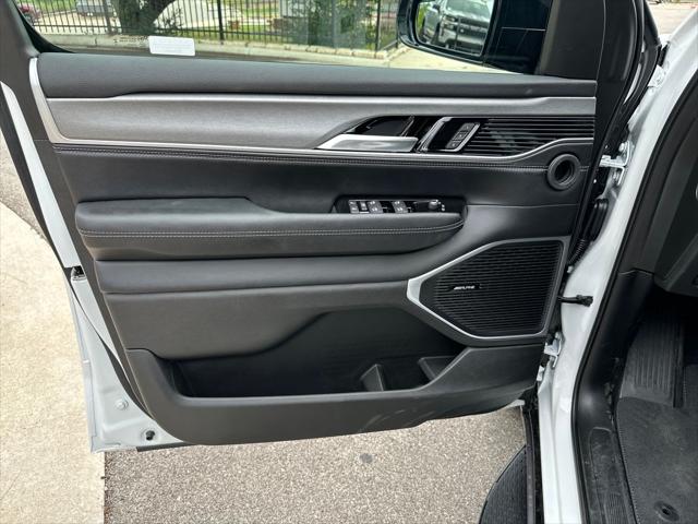 2026 Jeep Grand Wagoneer L 4x4