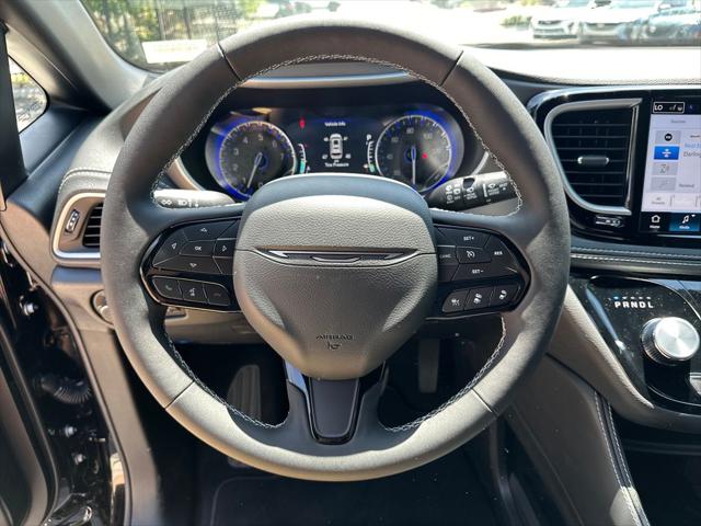 2027 Chrysler Pacifica Limited