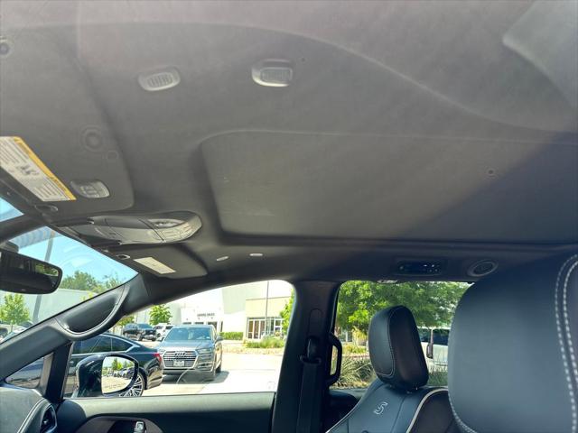 2027 Chrysler Pacifica Limited