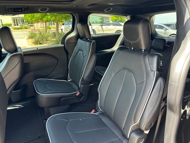 2027 Chrysler Pacifica Limited