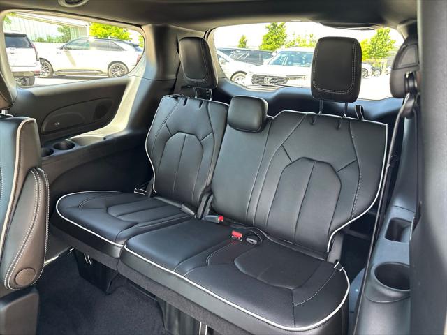 2027 Chrysler Pacifica Limited