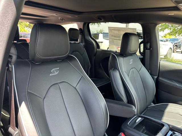 2027 Chrysler Pacifica Limited