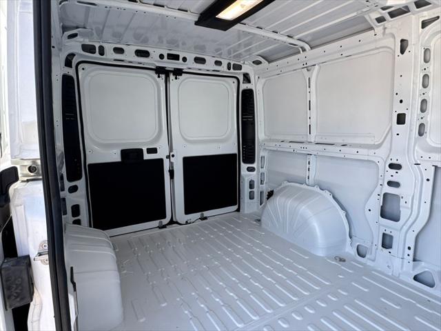 2026 Ram ProMaster Cargo Van SLT Low Roof 136" WB
