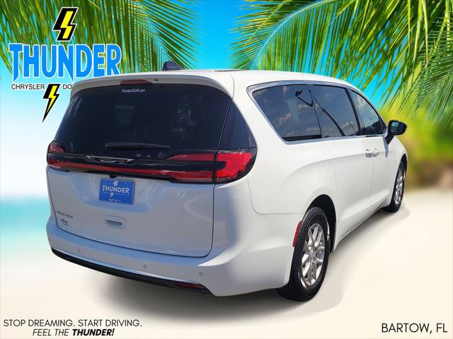 2027 Chrysler Pacifica Select