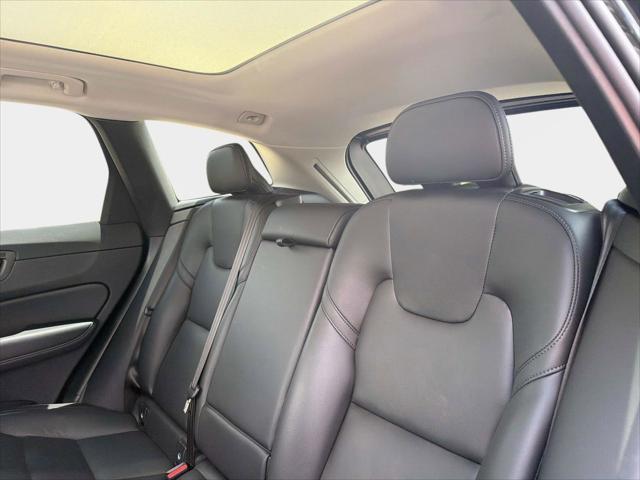 2025 Volvo XC60 B5 Core