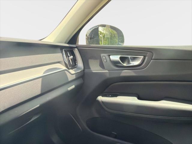 2025 Volvo XC60 B5 Core