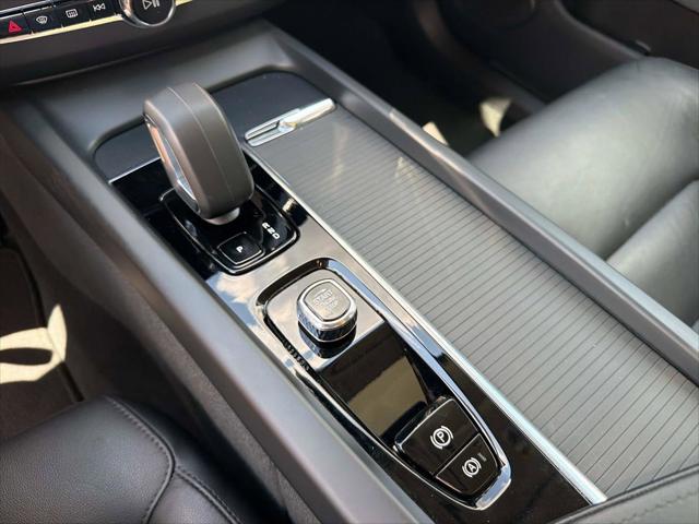 2025 Volvo XC60 B5 Core