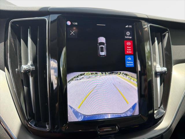 2025 Volvo XC60 B5 Core