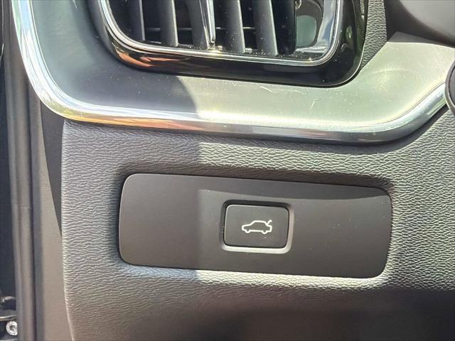 2025 Volvo XC60 B5 Core