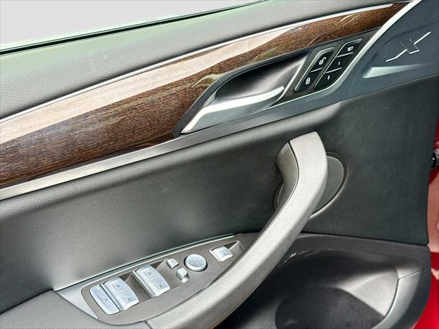 2025 BMW X4 xDrive30i