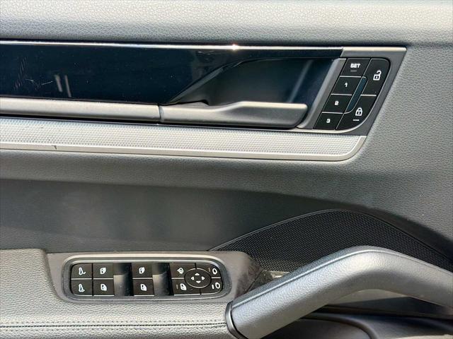 2024 Porsche Cayenne Unknown