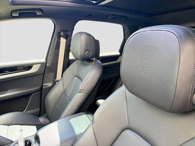 2024 Porsche Cayenne Unknown