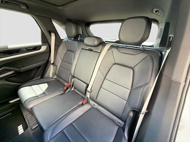 2024 Porsche Cayenne Unknown