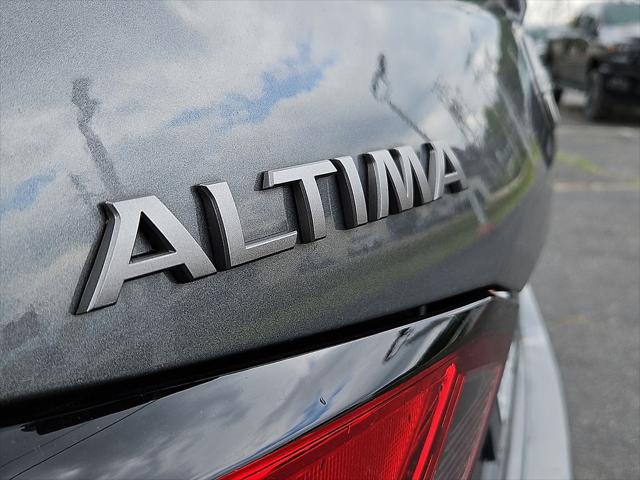 2025 Nissan Altima SR FWD