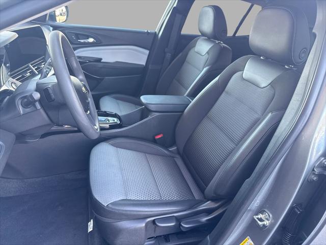 2025 Chevrolet Trax FWD LT