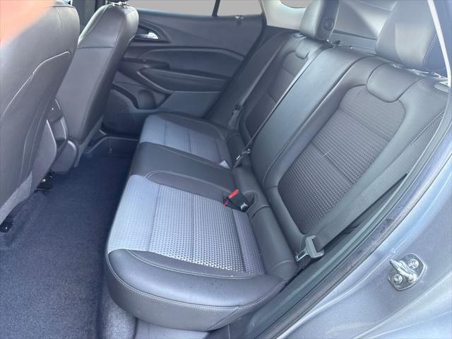 2025 Chevrolet Trax FWD LT