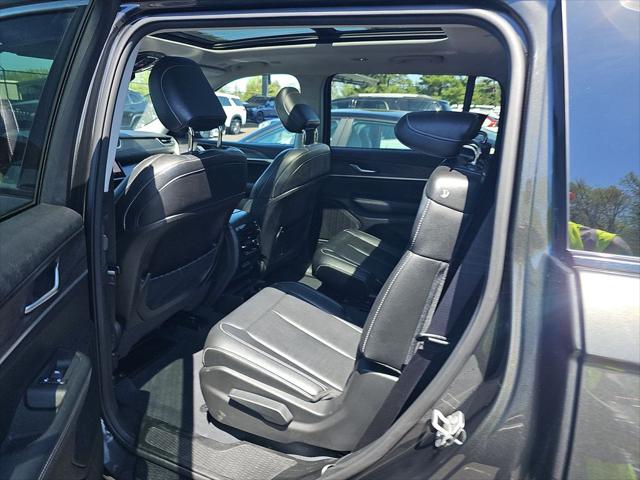 2023 Jeep Grand Cherokee L Limited 4x4 2023 Jeep Grand Cherokee L Limited 4x4