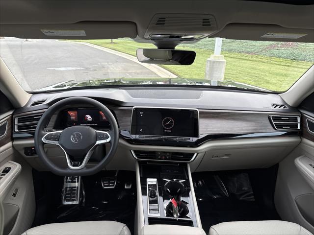 2024 Volkswagen Atlas 2.0T SEL Premium R-Line