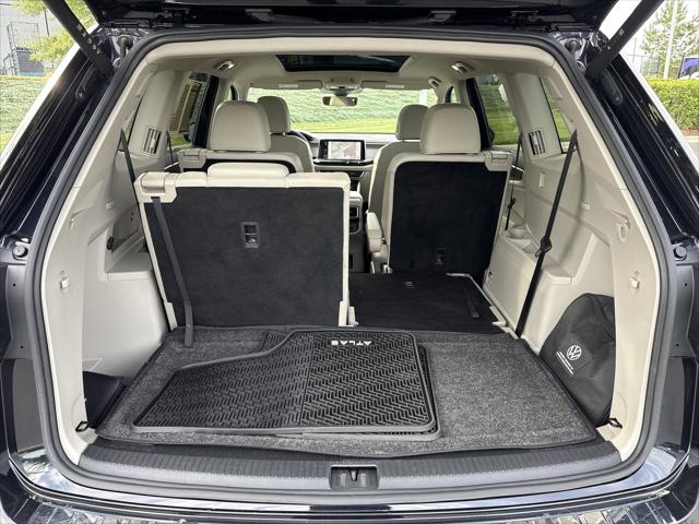 2024 Volkswagen Atlas 2.0T SEL Premium R-Line