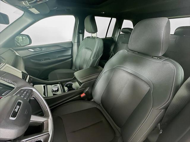 2025 Jeep Grand Cherokee Laredo X 4x4