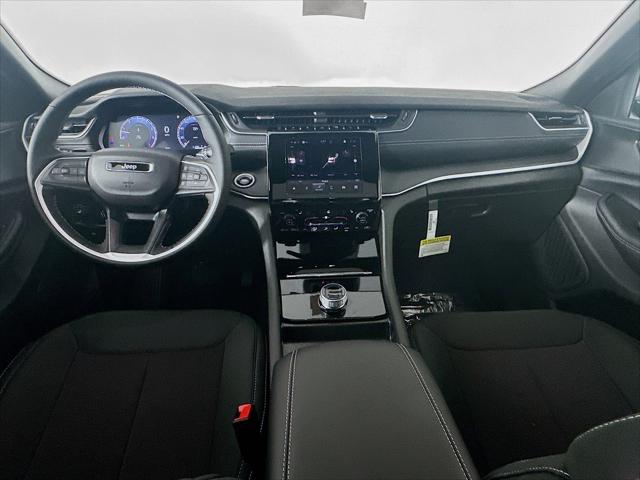 2025 Jeep Grand Cherokee Laredo X 4x4