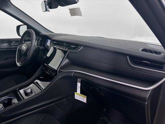 2025 Jeep Grand Cherokee Laredo X 4x4