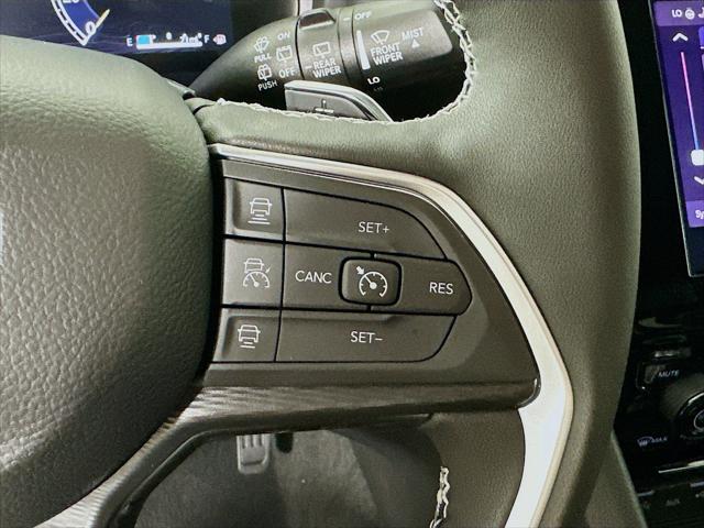2025 Jeep Grand Cherokee L Laredo X 4x4